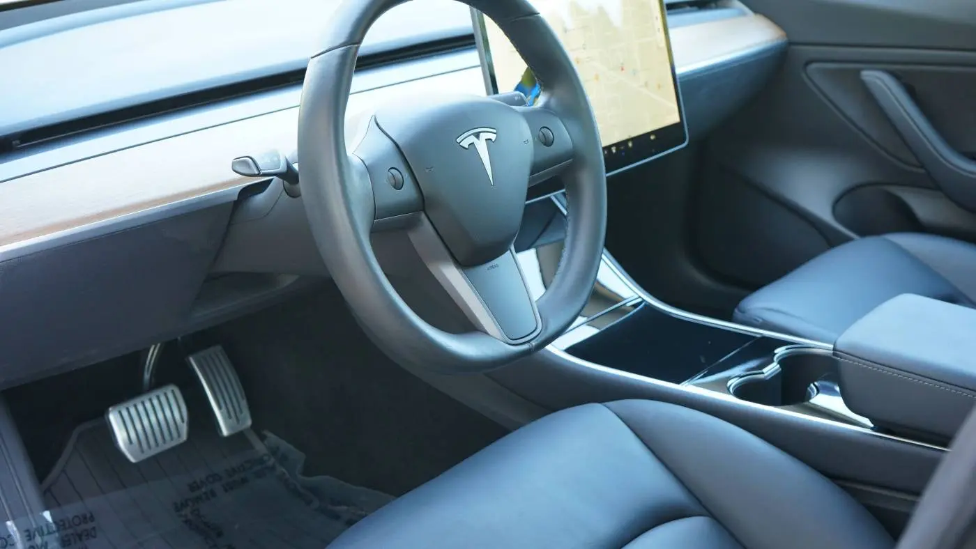 2018 Tesla Model 3 5YJ3E1EB8JF185514