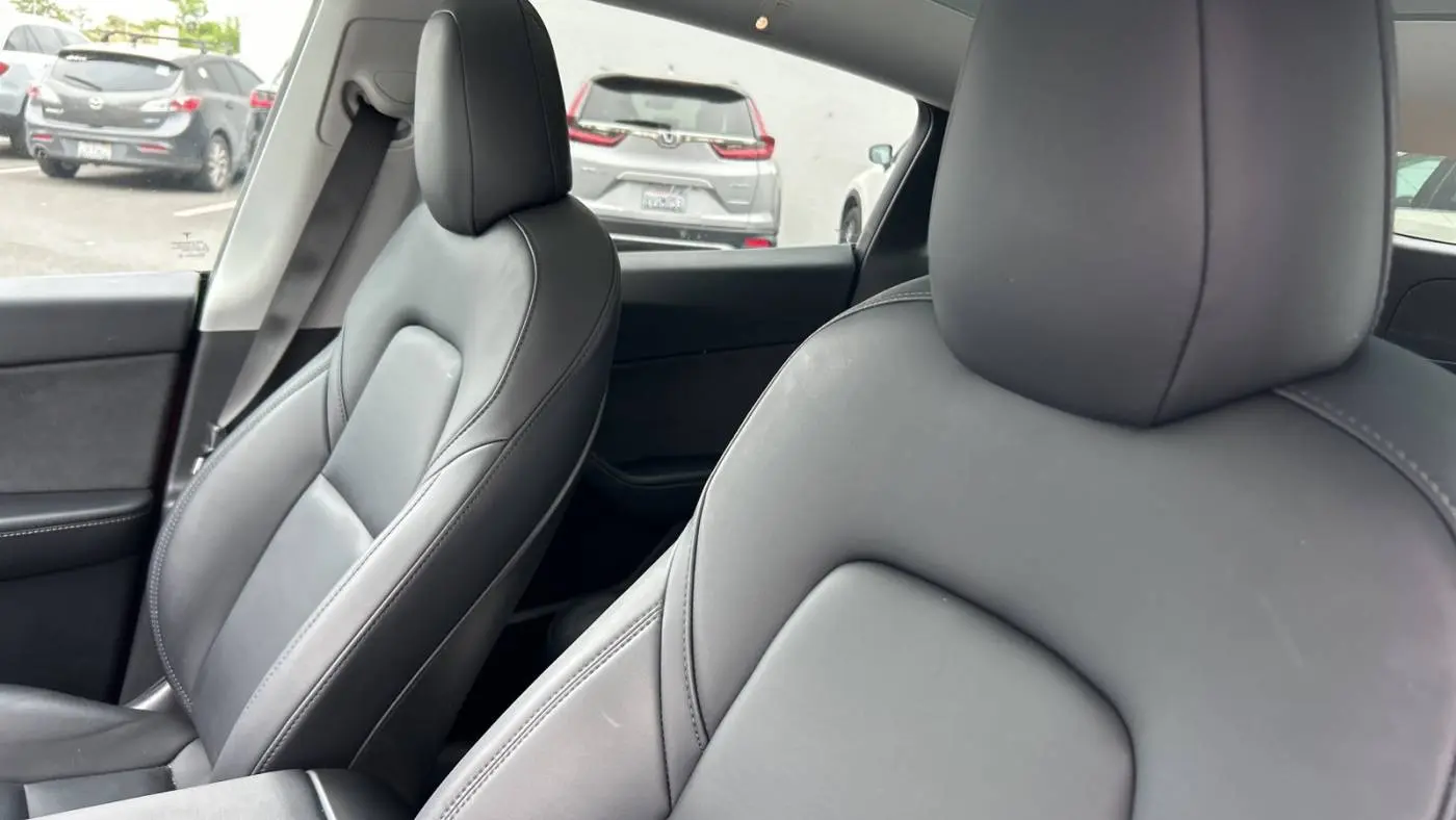 2021 Tesla Model Y 5YJYGDEE7MF203842