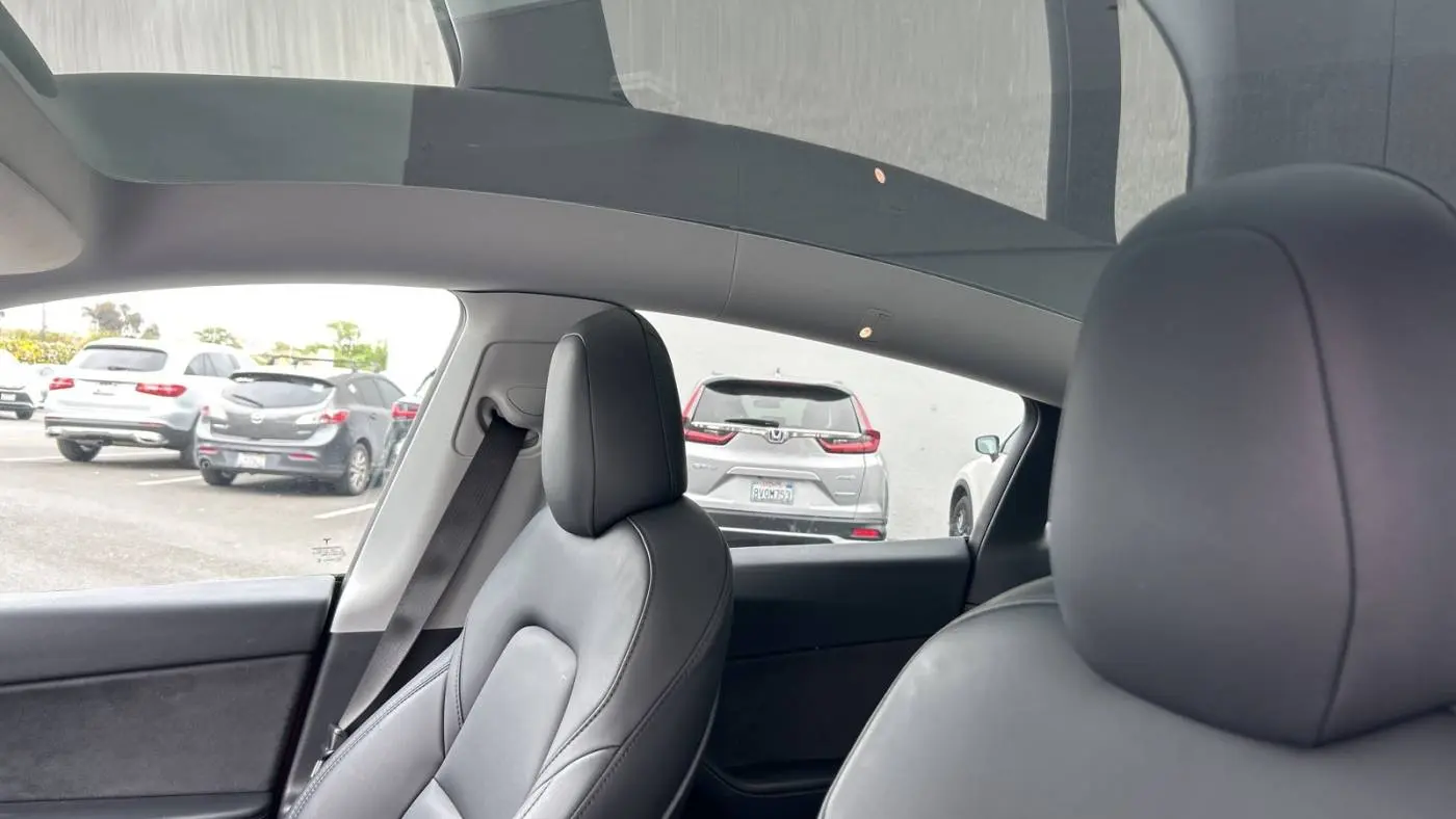 2021 Tesla Model Y 5YJYGDEE7MF203842