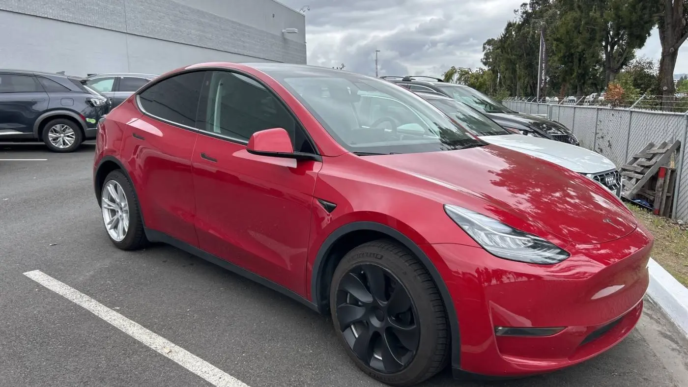 2021 Tesla Model Y 5YJYGDEE7MF203842