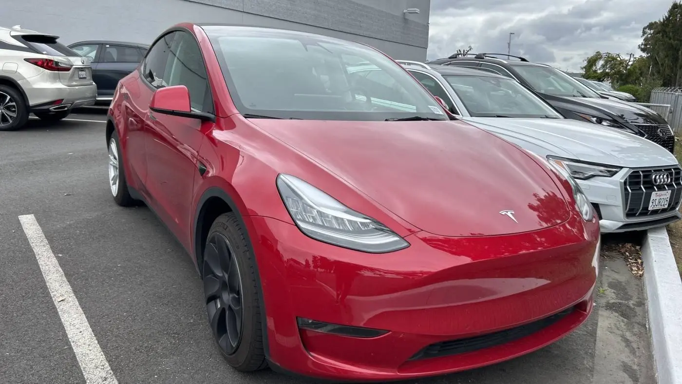 2021 Tesla Model Y 5YJYGDEE7MF203842
