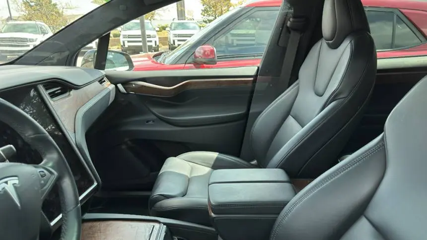 2020 Tesla Model X 5YJXCAE21LF303347