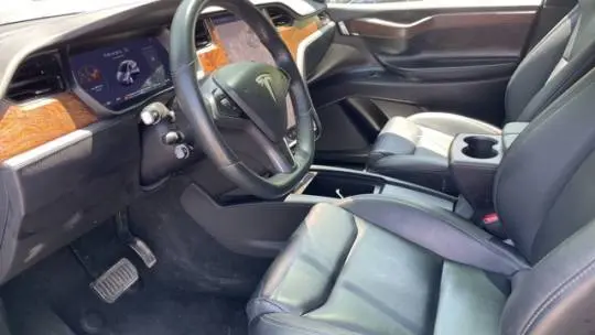2021 Tesla Model X 5YJXCDE21MF320359