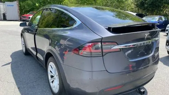 2021 Tesla Model X 5YJXCDE21MF320359
