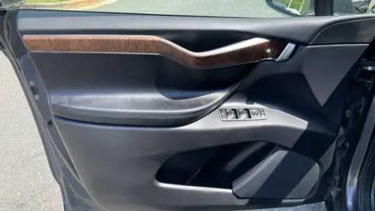 2021 Tesla Model X 5YJXCDE21MF320359