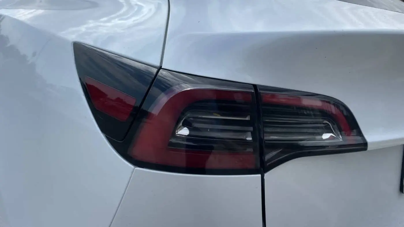 2023 Tesla Model Y 7SAYGDEE4PA136931