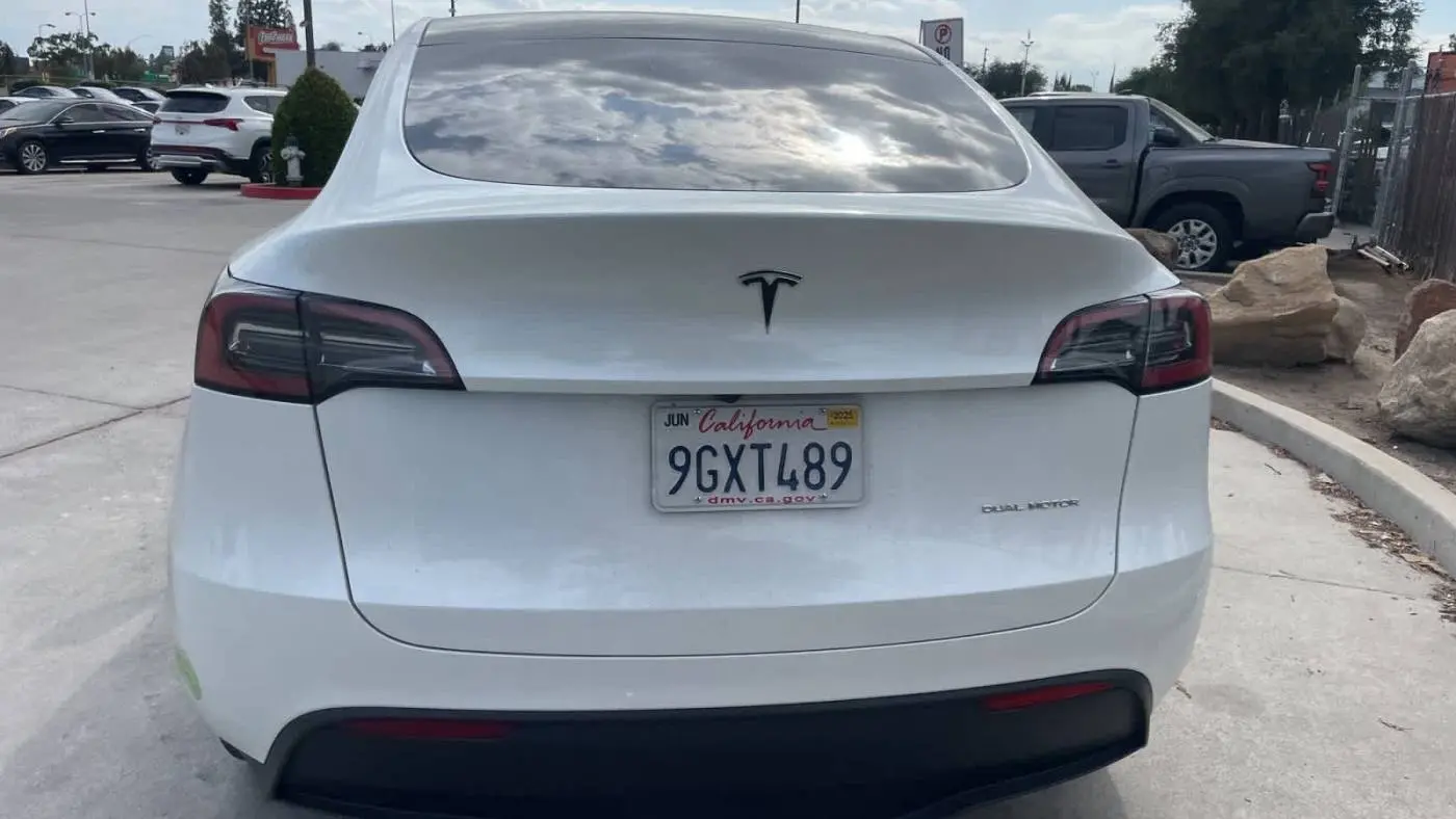 2023 Tesla Model Y 7SAYGDEE4PA136931
