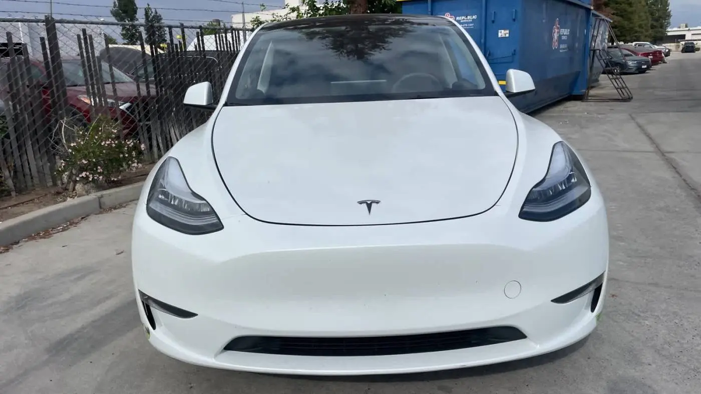 2023 Tesla Model Y 7SAYGDEE4PA136931