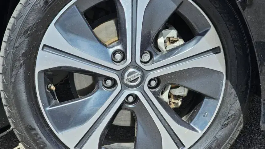 2020 Nissan LEAF - Images - 8
