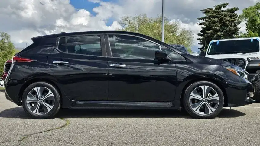 2020 Nissan LEAF - Images - 16