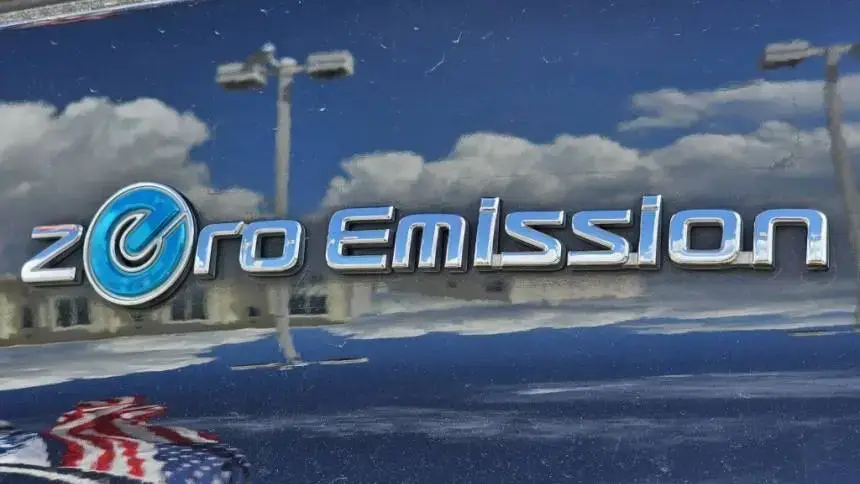 2020 Nissan LEAF - Images - 21