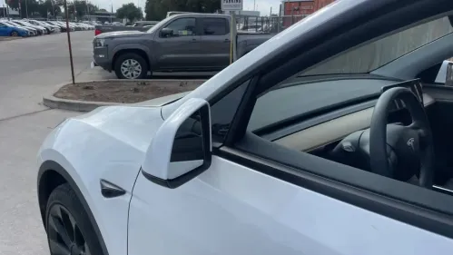 2023 Tesla Model Y 7SAYGDEE4PA136931