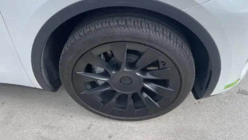 2023 Tesla Model Y 7SAYGDEE4PA136931