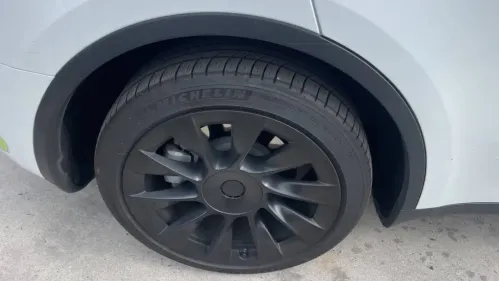 2023 Tesla Model Y 7SAYGDEE4PA136931