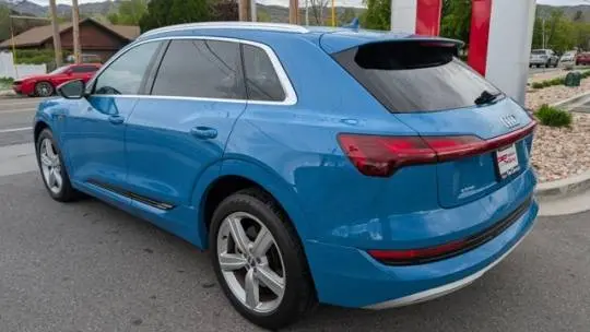 2019 Audi e-tron WA1LAAGE7KB020944