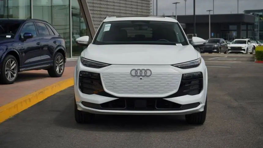 2025 Audi Q6 e-tron WA124BGF2SA021698