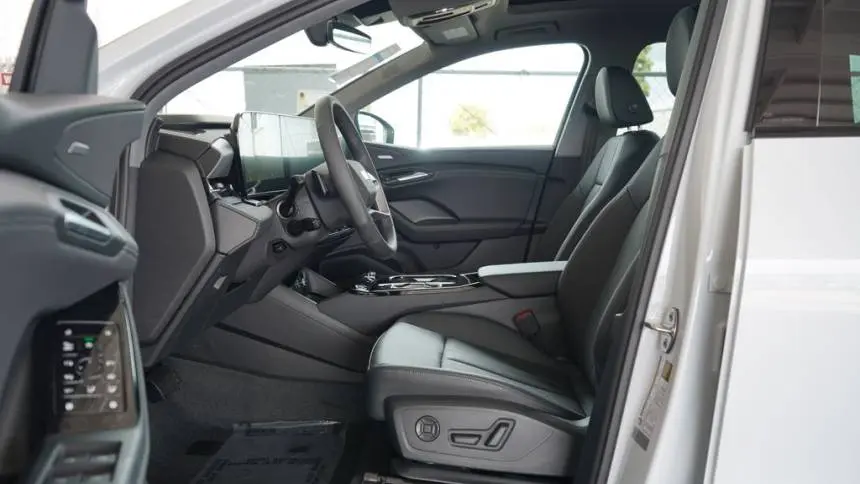 2025 Audi Q6 e-tron WA124BGF2SA021698