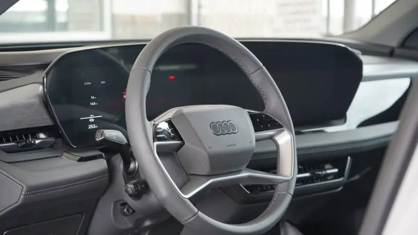 2025 Audi Q6 e-tron WA124BGF2SA021698