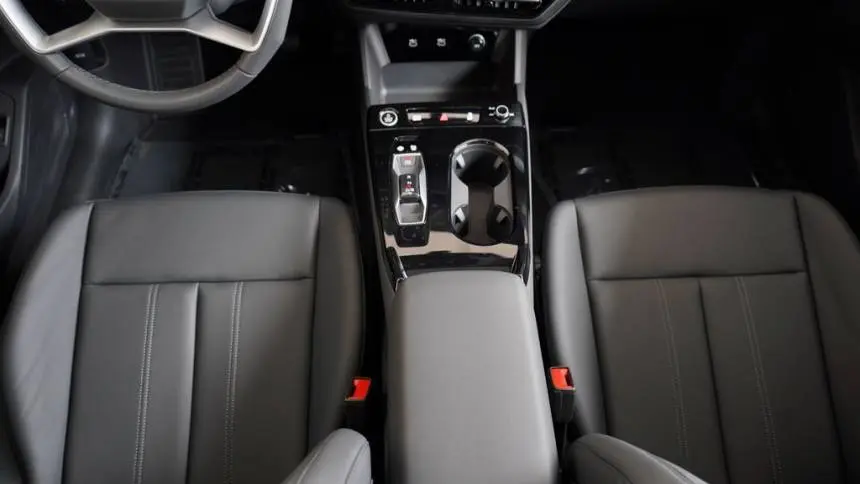 2025 Audi Q6 e-tron WA124BGF2SA021698