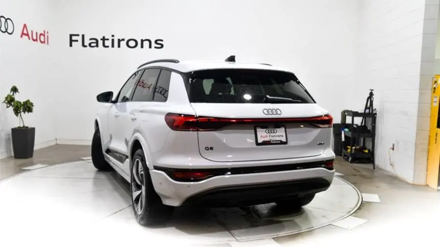 2025 Audi Q6 e-tron WA124BGFXSA035994