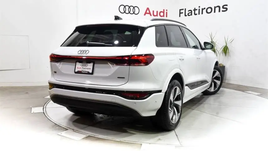 2025 Audi Q6 e-tron WA124BGFXSA035994
