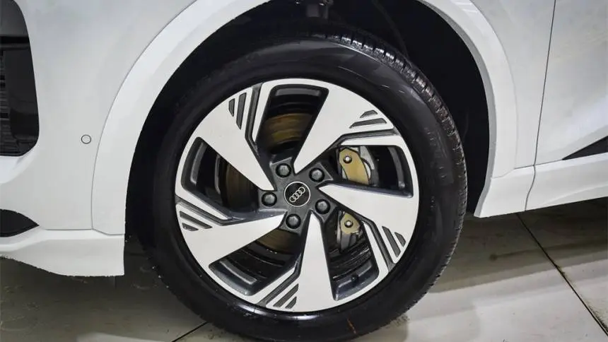 2025 Audi Q6 e-tron WA124BGFXSA035994