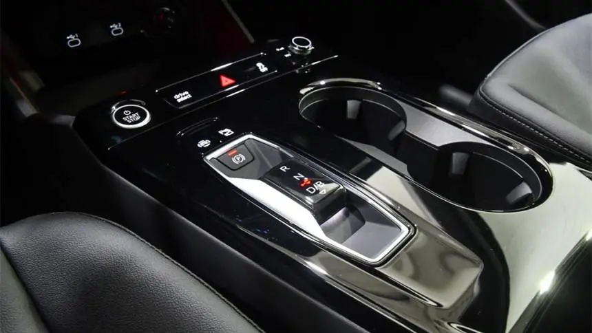 2025 Audi Q6 e-tron WA124BGFXSA035994