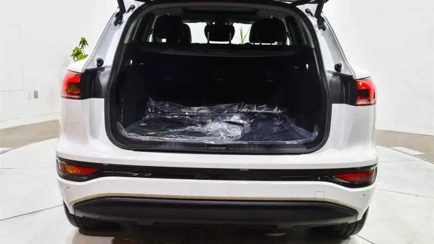 2025 Audi Q6 e-tron WA124BGFXSA035994