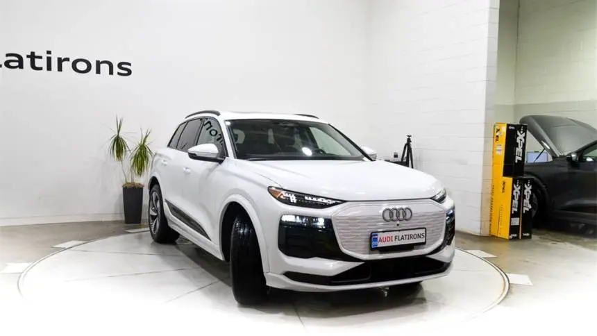 2025 Audi Q6 e-tron WA124BGFXSA035994
