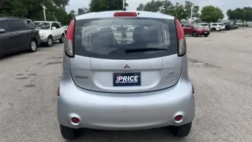 2016 Mitsubishi i-MiEV - Images - 5