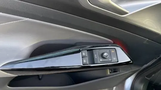 2023 Volkswagen ID.4 1V2EMPE84PC008000