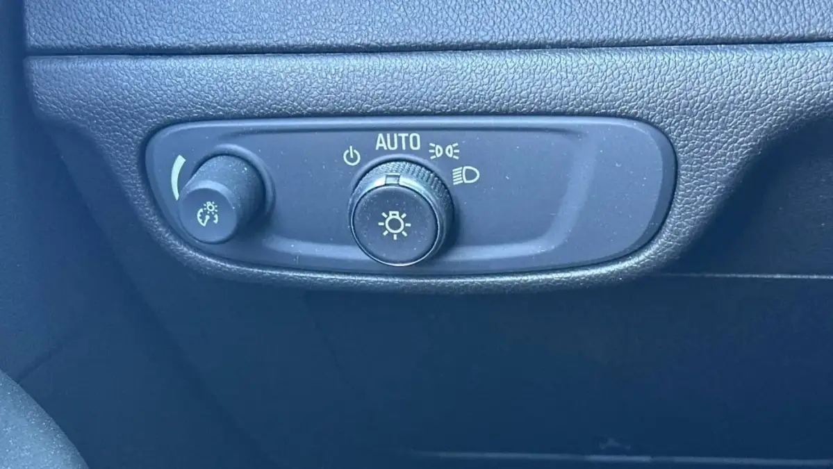2022 Chevrolet Bolt - Images - 40
