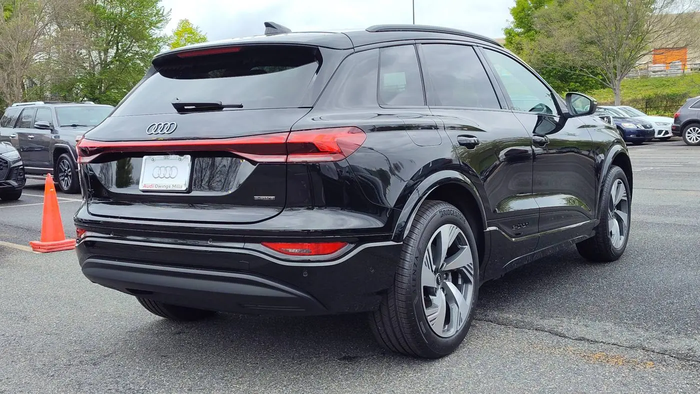 2025 Audi Q6 e-tron WA124BGF7SA044278