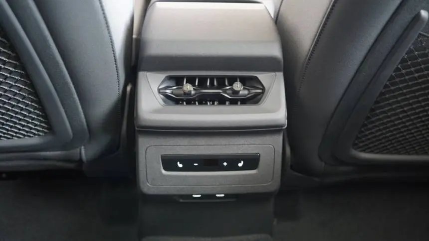 2025 Audi Q6 e-tron WA124BGF0SA038337