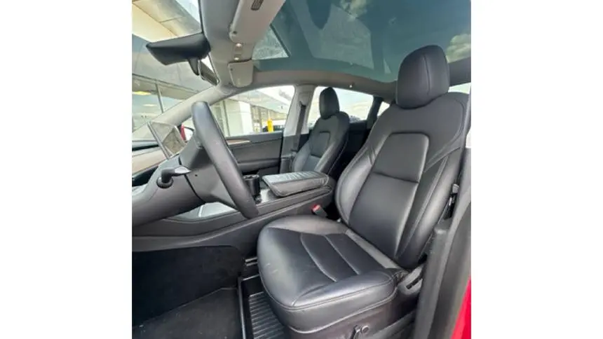 2023 Tesla Model Y 7SAYGDEE3PF613870
