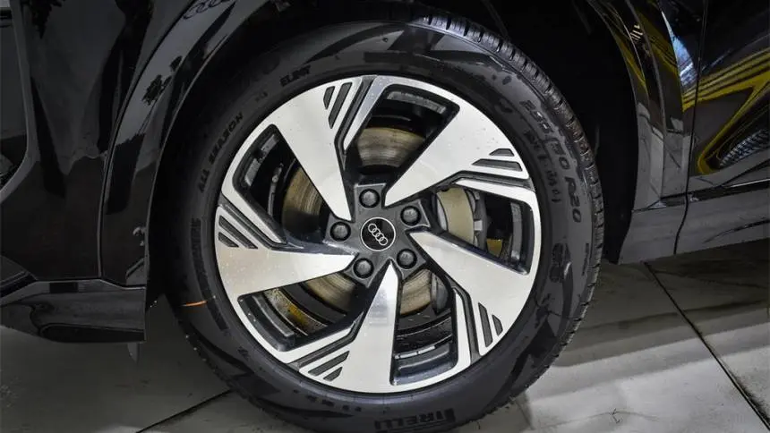 2025 Audi Q6 e-tron WA114BGF5SA036207