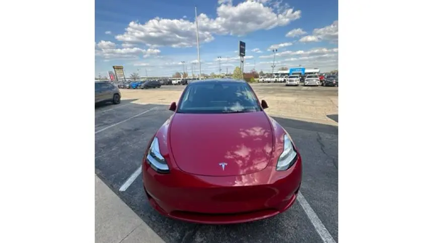 2023 Tesla Model Y 7SAYGDEE3PF613870