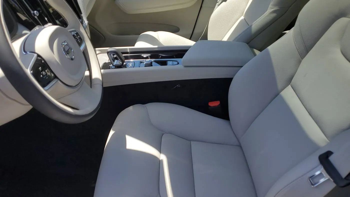 2025 Volvo XC60 YV4H60RC9S1191670