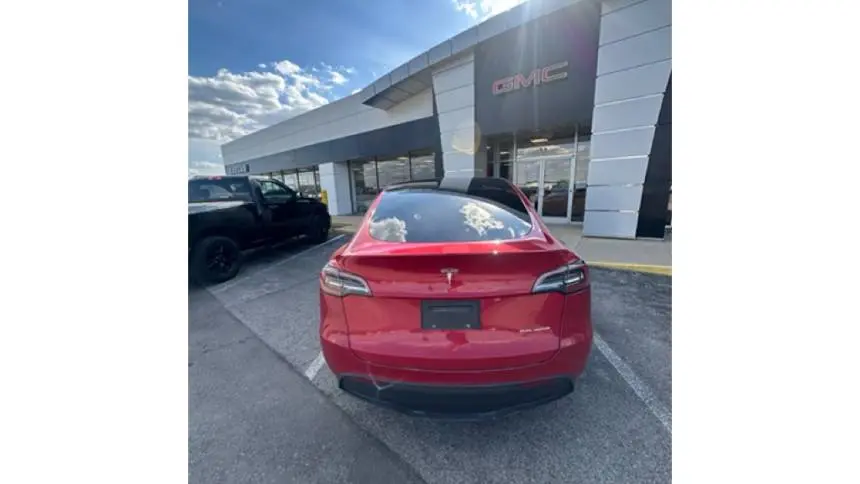 2023 Tesla Model Y 7SAYGDEE3PF613870
