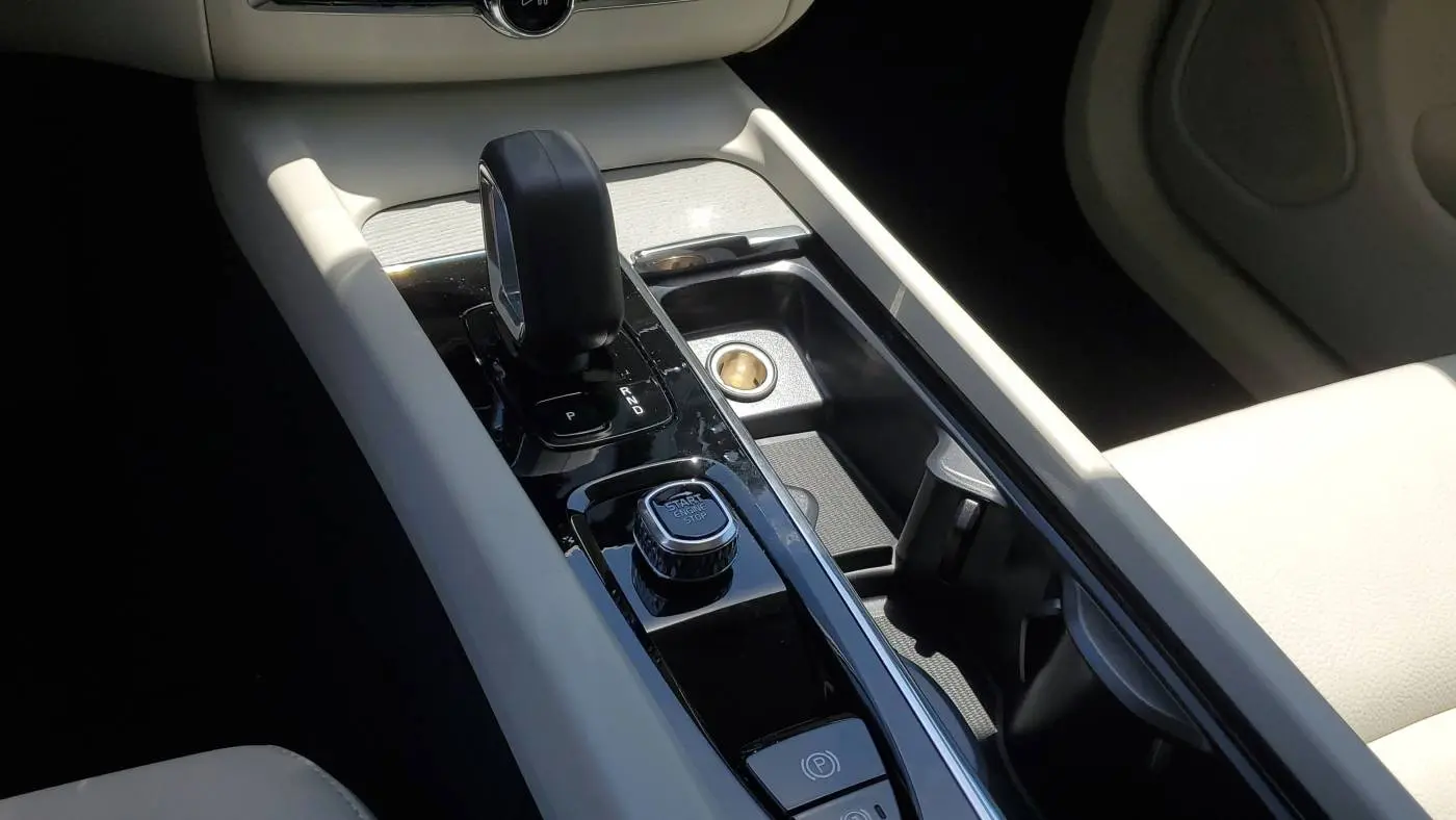 2025 Volvo XC60 YV4H60RC9S1196593