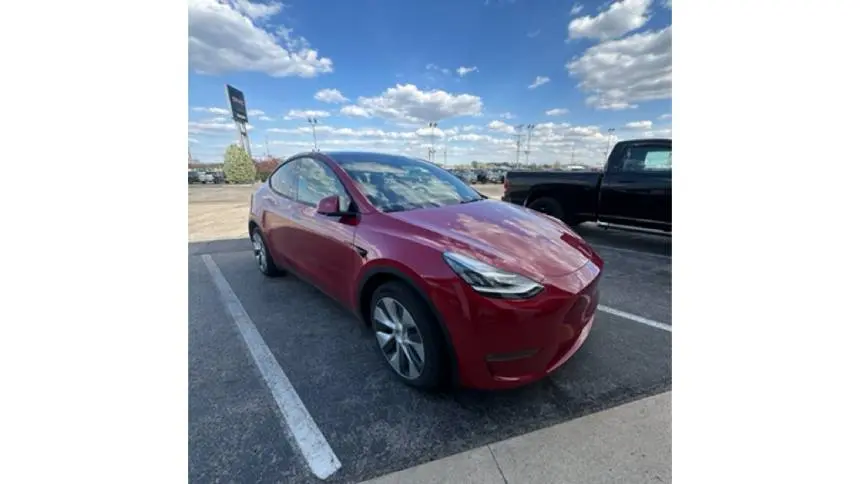 2023 Tesla Model Y 7SAYGDEE3PF613870