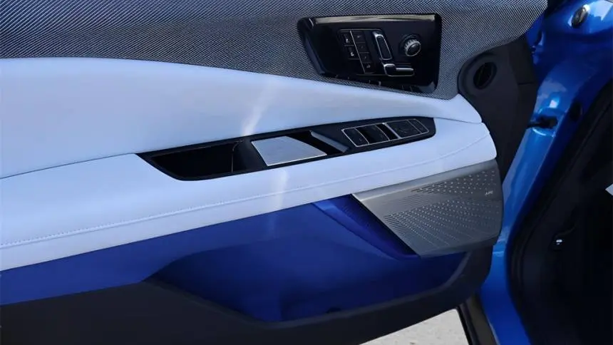 2025 Cadillac OPTIQ 3GYK3BMR9SS154880