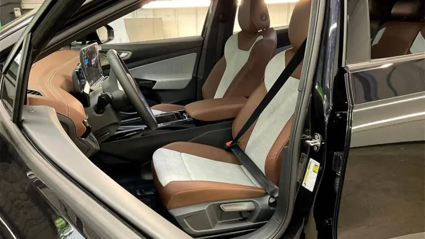 2025 Volkswagen ID.4 1V2CRPE8XSC004437
