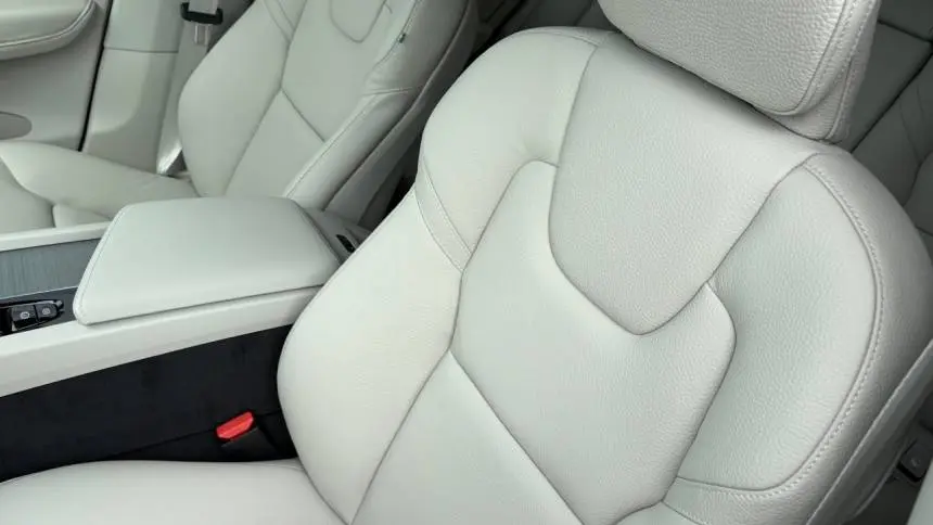 2025 Volvo XC60 YV4H60RC8S1189537