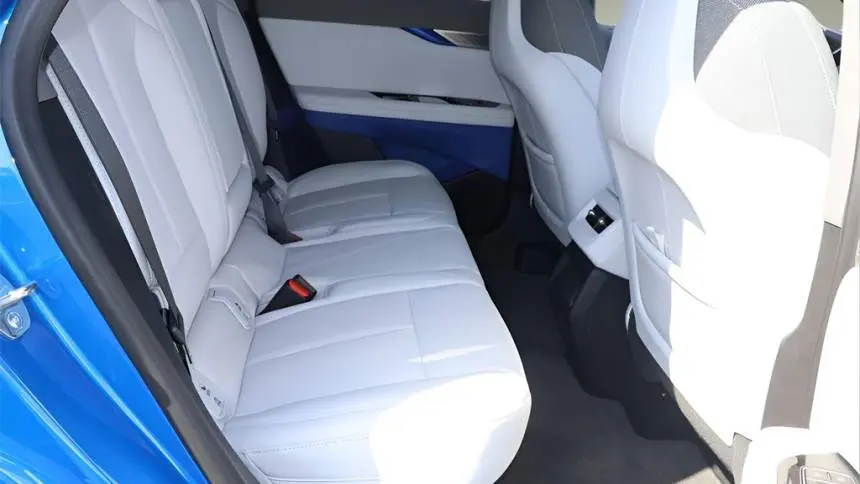 2025 Cadillac OPTIQ 3GYK3BMR9SS154880