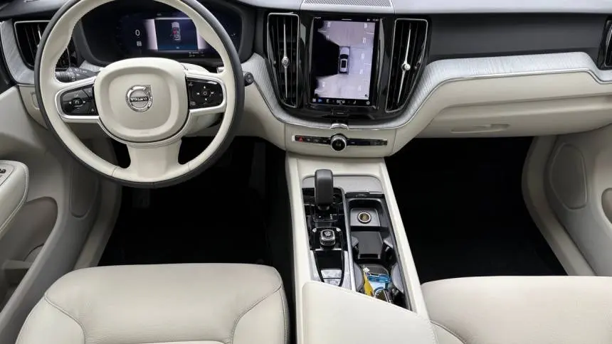 2025 Volvo XC60 YV4H60RC8S1189537
