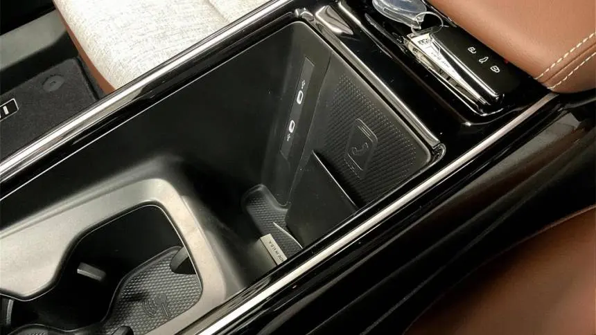 2025 Volkswagen ID.4 1V2CRPE8XSC004437