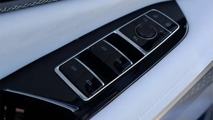 2025 Cadillac OPTIQ 3GYK3BMR9SS154880