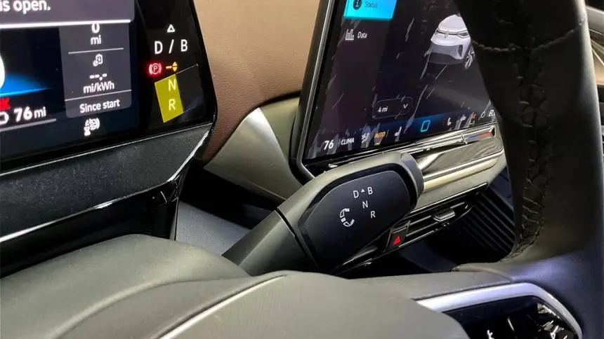 2025 Volkswagen ID.4 1V2CRPE8XSC004437