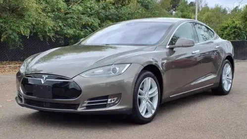 2015 Tesla Model S - Images - 1